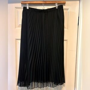 Black Pleated skirt